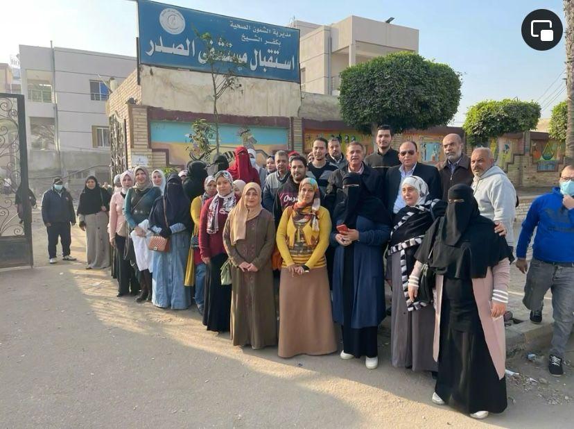 د. احدابو العطا ... يقود مسيرة حاشدة لأطباء مستشفى الصدر تأيدا للسيسي