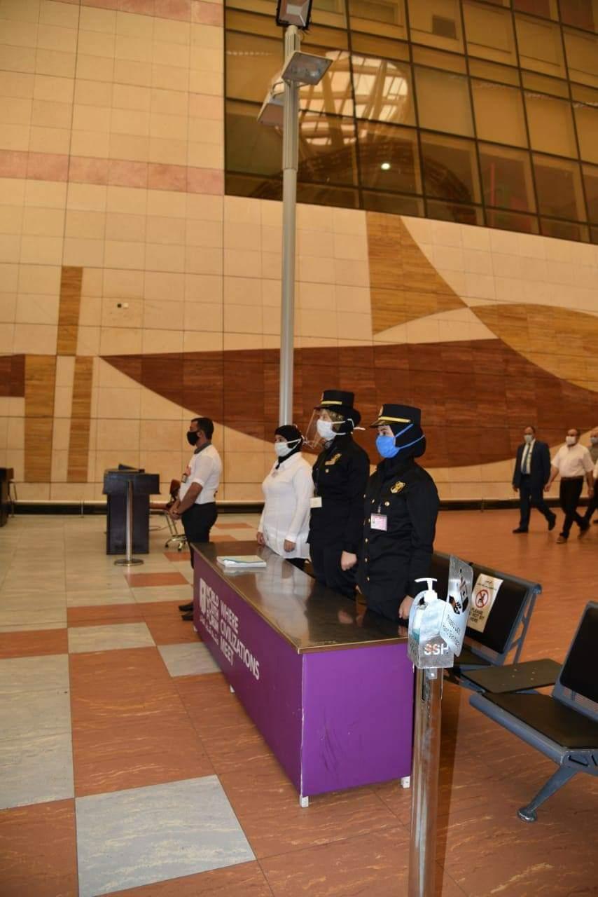 وزير الطيران المدني فى جولة تفقدية بمطار شرم الشيخ لمتابعة الإجراءات الإحترازية وأعمال التطوير بالمطار