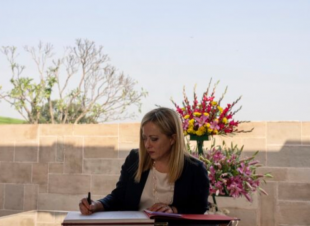 ميلوني ترشح إيطاليا لاستضافة تلسكوب أينشتاين