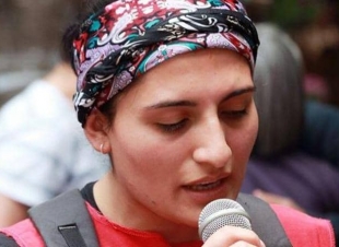 وفاة فنانة معارضة لــ اردوغان بعد إضراب عن الطعام لمدة 288 يوما