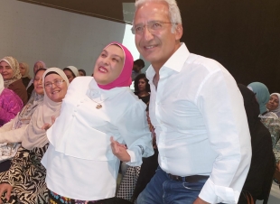 لمسة وفاء وحب فى حفل توقيع كتاب ... اسمع أصابع القدمين ... للكاتبة عزة محمود بساقية الصاوى