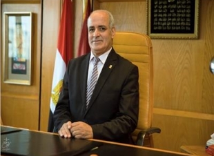 رئيس جامعة الفيوم: تطهير وتعقيم كافة المنشآت الجامعية