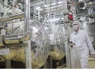 إيران تواصل إنتاج معدن اليورانيوم