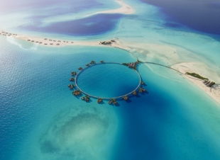 اعتماد مواقع فنادق 4 جزر وأصولها في مشروع البحر الأحمر باستخدام معدات مسح تقنية وطائرات درون