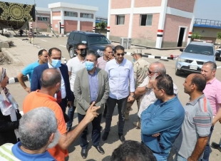 محافظ المنوفية يتفقد محور شبين - طملاي ومحطات صرف منشأة سلطان والماى