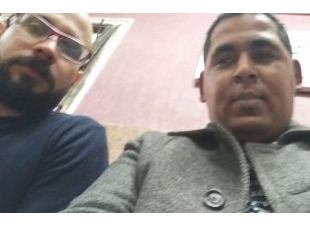 مؤسس حركة 6 أبريل يغادر قسم مدينة نصر لقسم عابدين لإنهاء إجراءات الإفراج عنه