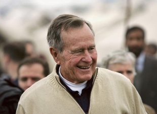 وفاة جورج بوش الأب رئيس أمريكا عن عمر 94 عاما