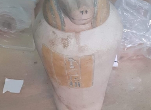 المتحف المصرى.. استلام مجموعه من القطع الاثريه تمهيدا لافتتاحه الوشيك