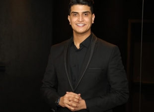 «ياوطنا نفتخر بك» أحدث أعمال الفنان بندر أبوزيده