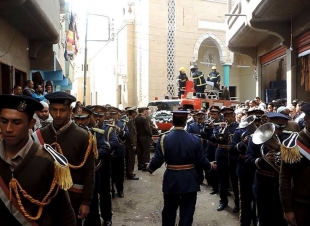 الآلاف فى طنطا يشيعون جثمان رقيب إبراهيم العجيزى فى جنازة عسكرية