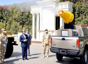 الرئاسة : السيسي يتفقد عناصر ومعدات القوات المسلحة لمكافحة 