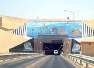 قوات الاحتلال تغلق شارع النفق