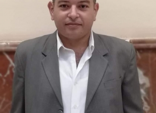 لايق عليكي وانتى لايقة عليه .. للشاعر محمد شحاتة