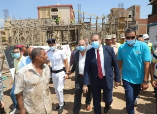 محافظ المنوفية يوافق على صرف مستحقات عمال منظومة النظافة بالشهداء فوراً