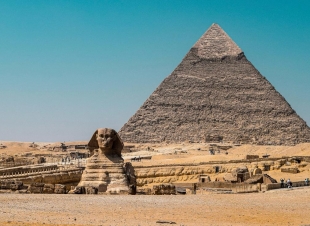 نورهان الألفى تكتب... الأهرامات… وجه جديد لأقدم عجائب الدنيا