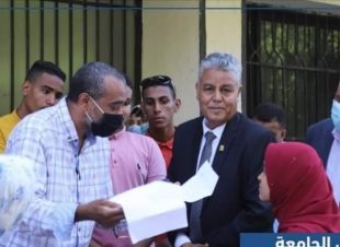جولة تفقدية لرئيس جامعة جنوب الوادي بالمدينة الجامعية