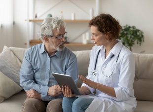 فايزر تطلق تطبيق دعم المرضى لتحسين إمكانية الحصول على الأدوية وتحمل تكاليفها