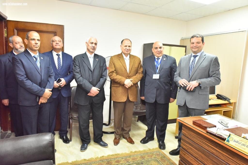 نائب وزير المالية ومحافظ أسيوط يفتتحان أعمال تطوير ورفع كفاءة مبنى المديرية المالية