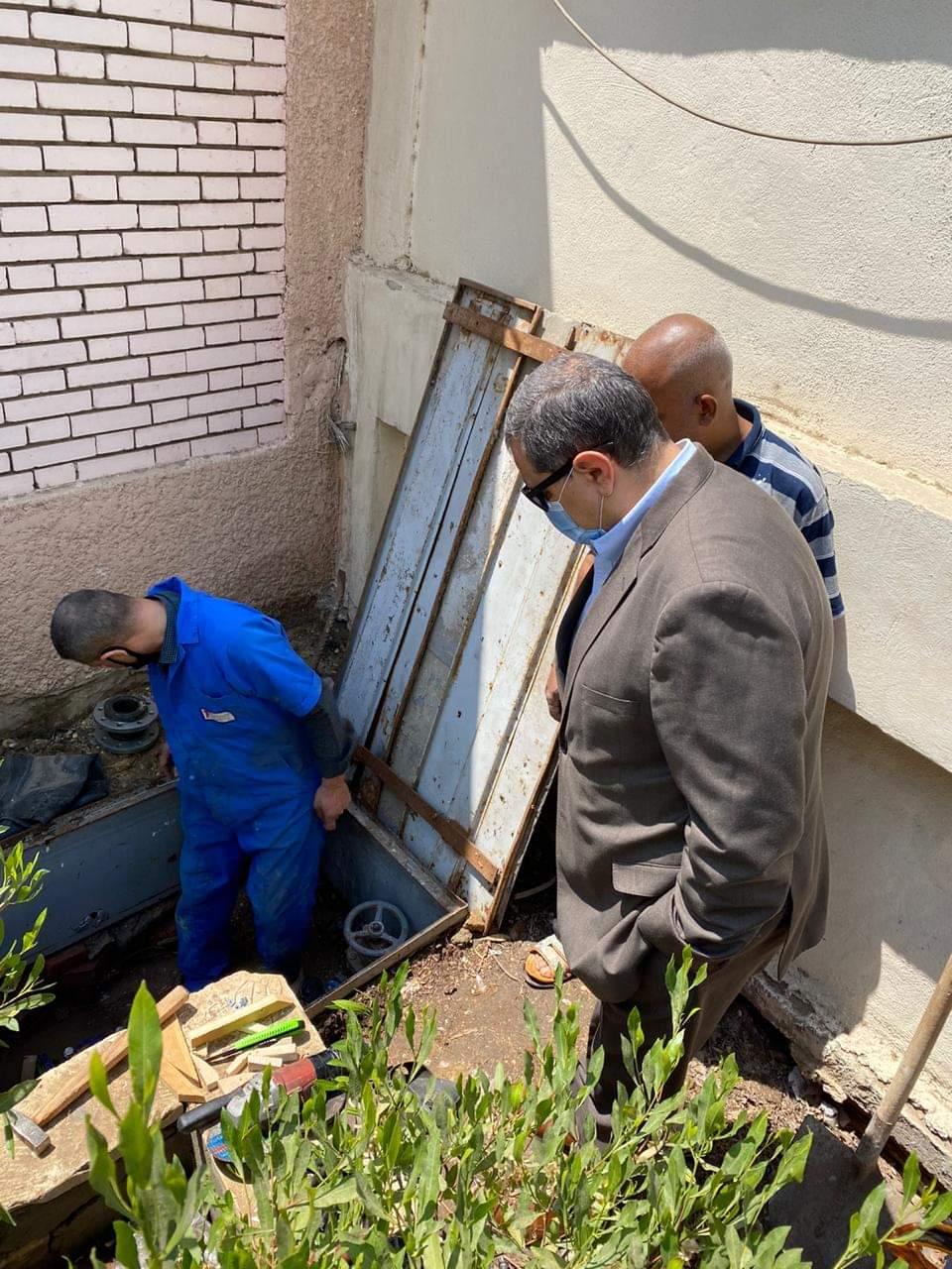 وزير القوى العاملة يتابع بنفسه إجراءات التعقيم والتطهير