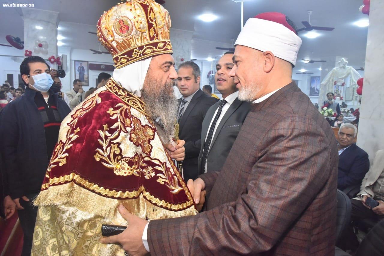 بحضور القيادات التنفيذية والدينية نائب محافظ أسيوط يزور ايبارشيات منفلوط والدير المحرق والقوصية والانجيلية الأولى للتهنئة بعيد الميلاد المجيد