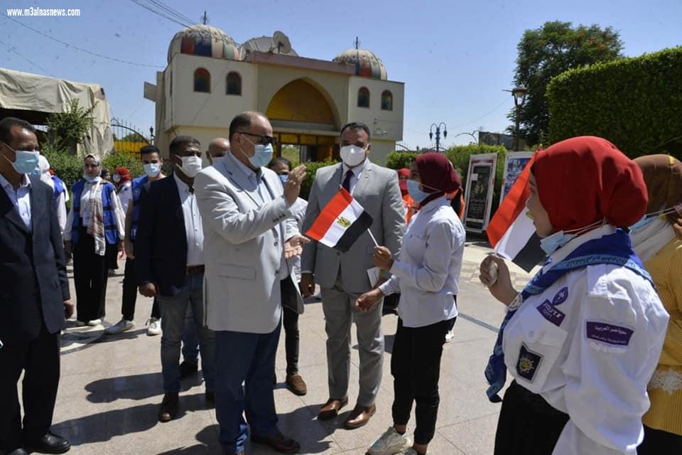 محافظ أسيوط أسيوط يلتقى أكثر من 100 شاب وفتاة في جلسة حوارية بنادي أسيوط الرياضي عن المبادرة الرئاسية 