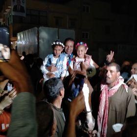 أهالى أبوسكين بكفرالشيخ يستقبلون المستشار ياسين متولى بالورود والحلوى