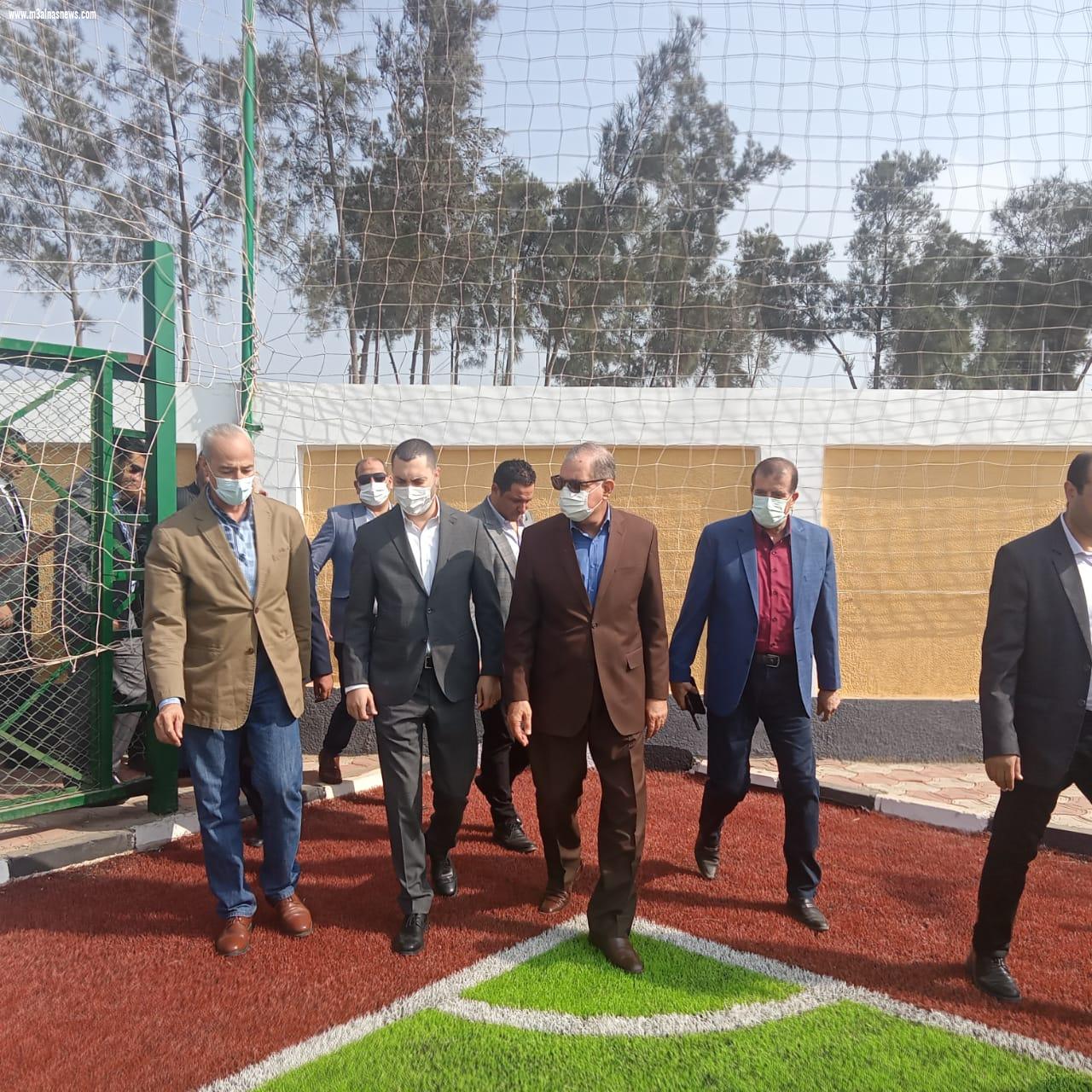 محافظ كفر الشيخ يفتتح “ملعب قانونى” بمركز شباب بسيدى غازى بتكلفة 200 ألف جنيه