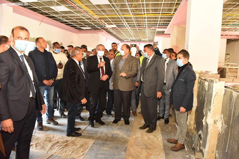 وسط هتفافات الاهالى