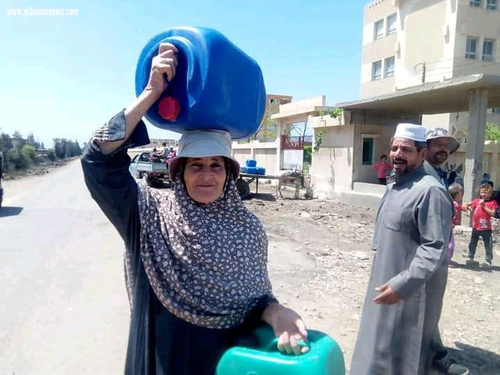 قادسية كفرالشيخ.. بدون مياه لأكثر من 15 يومًا.. والأهالى يستعينون بالجراكن وعربات الكارو