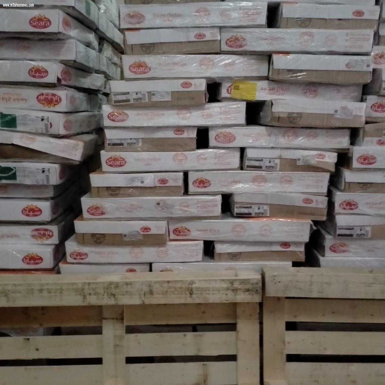 محافظ أسيوط: ضبط 7 طن دواجن مجمدة غير صالحة للاستهلاك خلال حملة مكبرة بمركز ساحل سليم