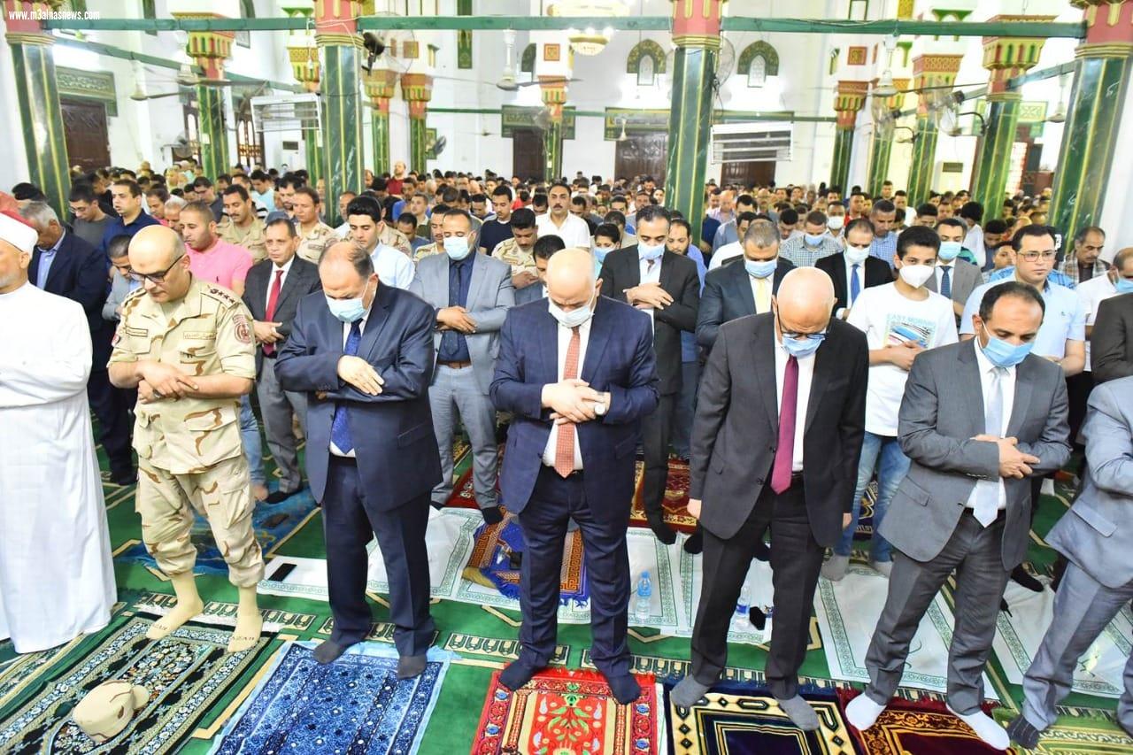 محافظ أسيوط يستقبل المهنئين بعيد الفطر المبارك بمقر ديوان عام المحافظة