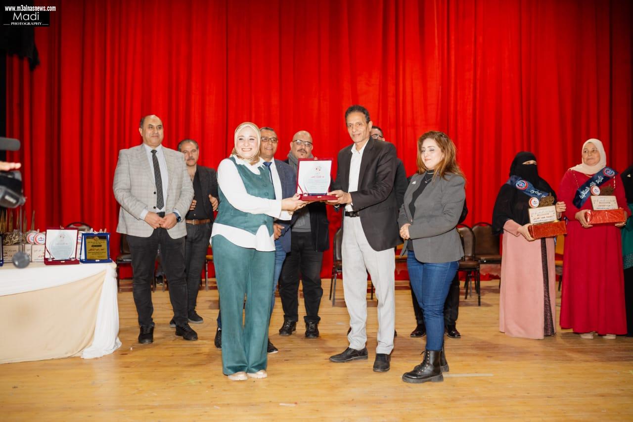 بالصور تكريم 97 طبيبا وأم مثاليه فى الحفل السنوى لمركز الكبد بكفر الشيخ