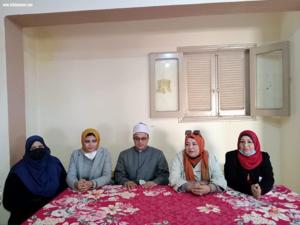   قومي المرأة بكفر الشيخ ينظم حملات توعية ل 1222 سيدة لرفع وعيهن بعدد من القضايا الأسرية