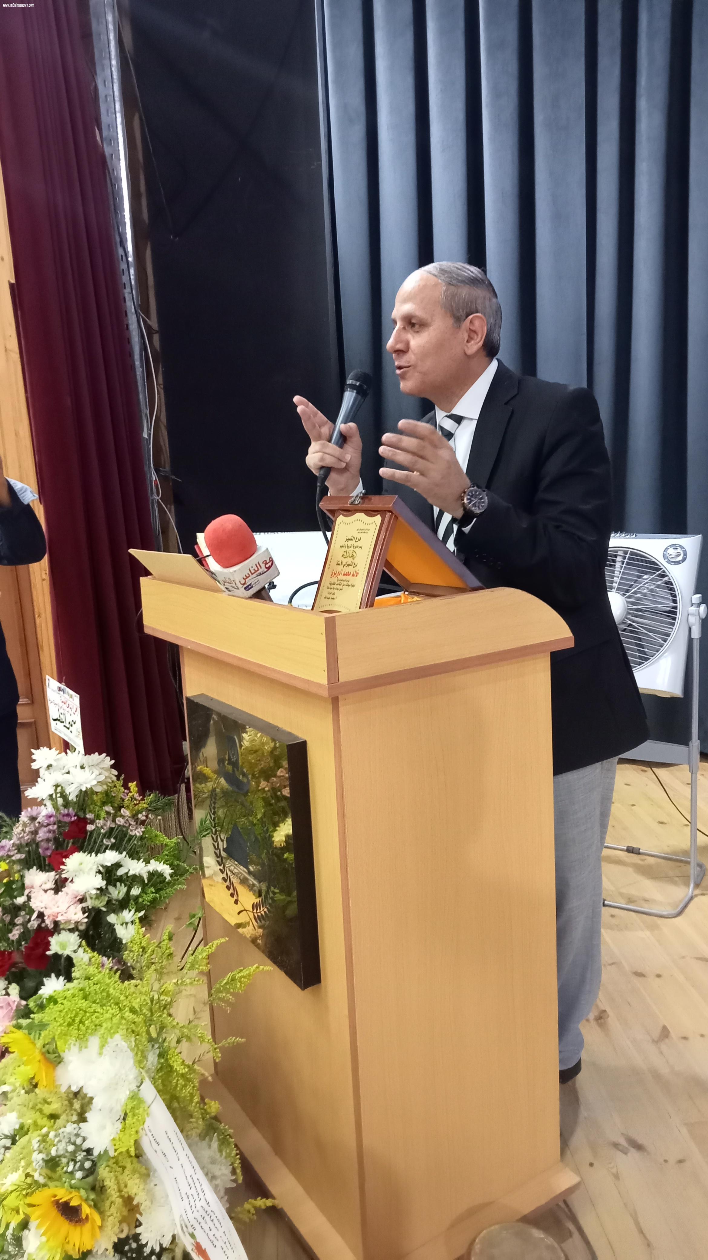 قيادات التربية والتعليم تكرم ... خالد البربرى .. مدير تعليم كفر الشيخ لبلوغة سن المعاش