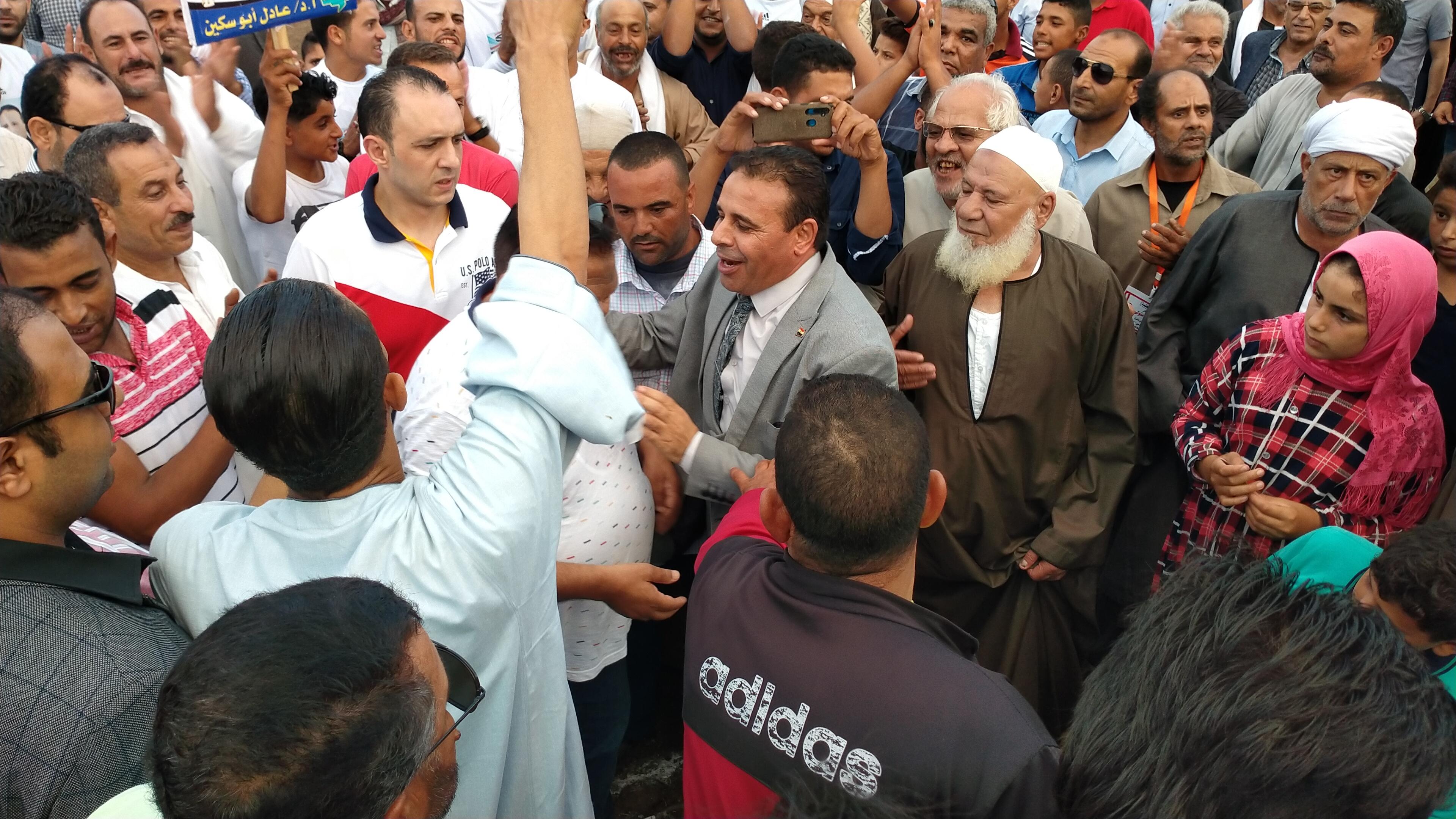 المستشار ياسين متولى يشهد ختام الدورة الرياضية بإحدى قرى كفرالشيخ.. والأهالى يستقبلونه بالمزمار والطبل البلدى