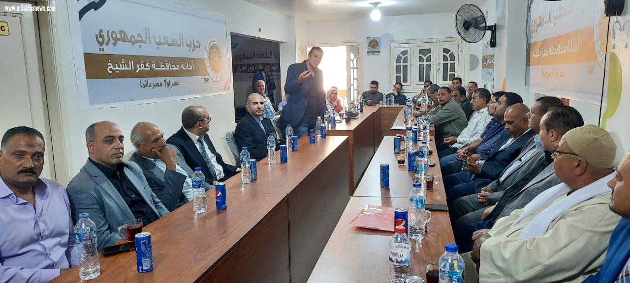 احتفالاً بعيد العمال ... الشعب الجمهورى يكرم المتميزين بالقطاعات المختلفه
