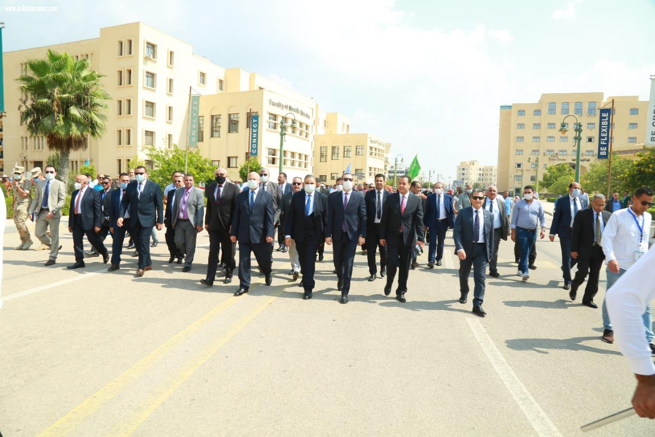 محافظ كفر الشيخ ورئيس الجامعة يثنون على العروض الرياضية للجامعات المصرية