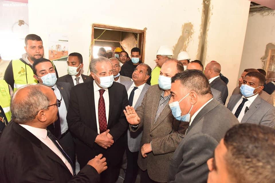 وسط هتفافات الاهالى