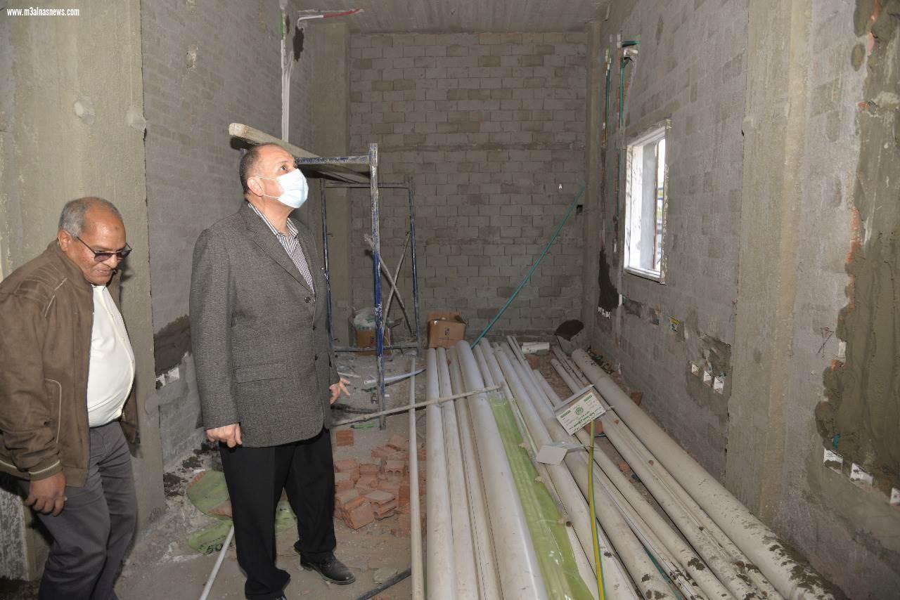 محافظ أسيوط يتفقد أعمال إنشاء مجمع الخدمات الحكومية والمجمع الزراعي بقرية الزرابي بأبوتيج ضمن المشروع القومي لتطوير الريف المصري والمبادرة الرئاسية 