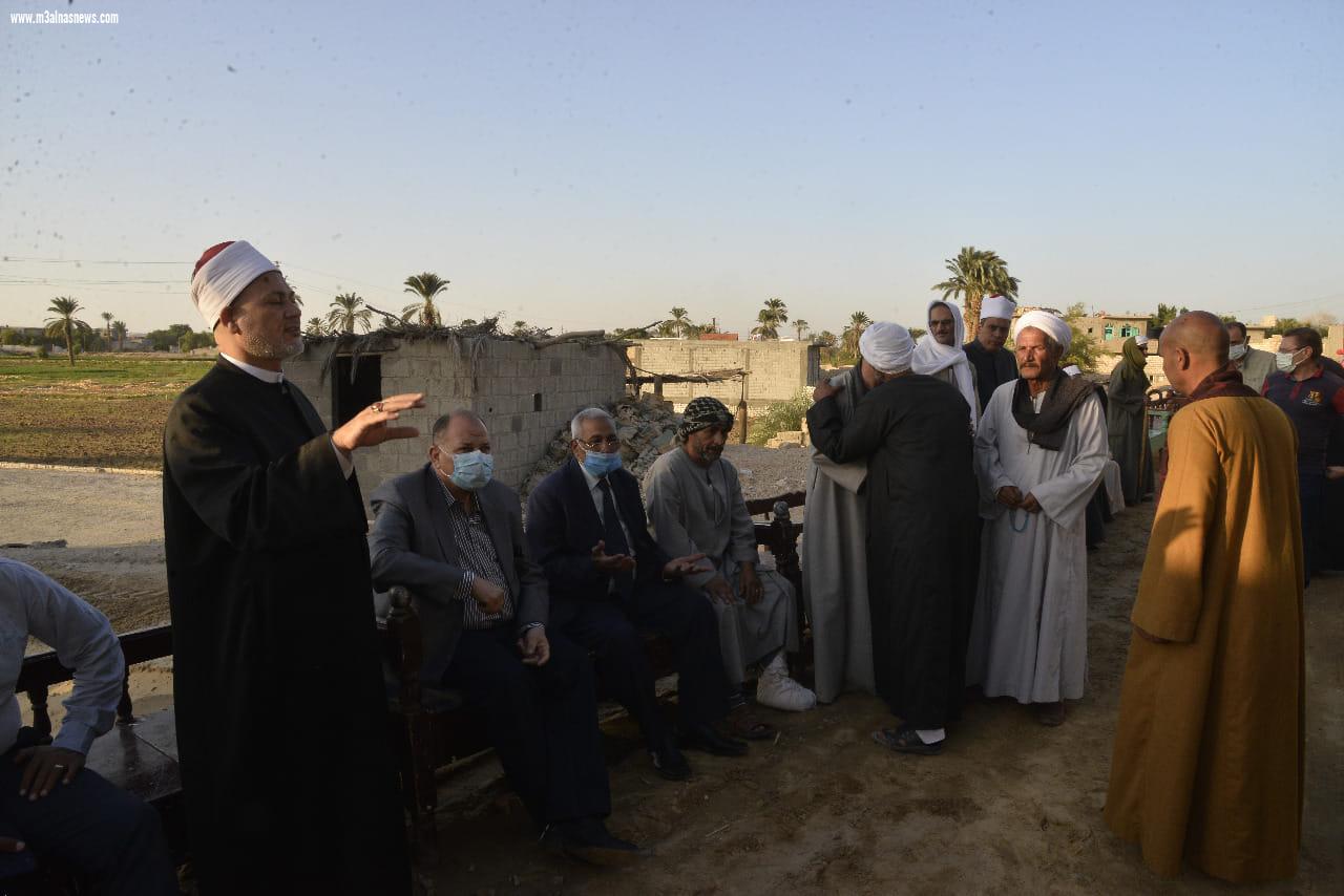محافظ أسيوط يشارك فى تشييع جثامين 