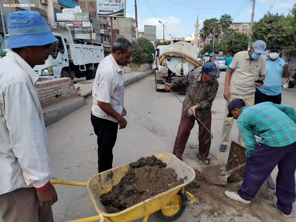 رئيس مركز ومدينة الحامول يتابع الاستعداد لفصل الشتاء وتطهير وتسليك صفايات الأمطار