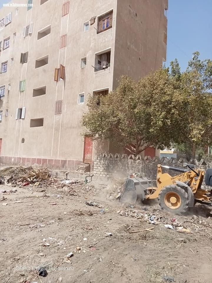 محافظ اسيوط : حملات نظافة مكبرة بمراكز الغنايم والبدارى وساحل سليم ومنفلوط لرفع المخلفات والقمامة من الشوارع والميادين