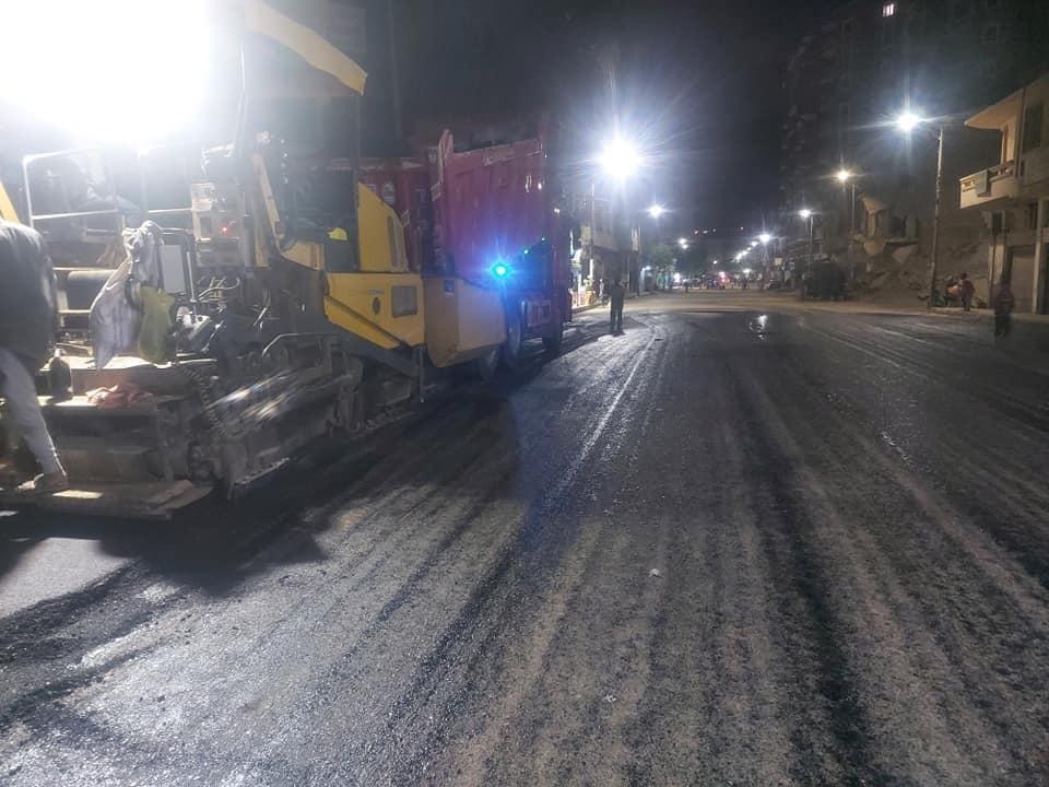 محافظ أسيوط: استمرار أعمال رصف وتطوير شوارع مدينة المعلمين وحي غرب وتركيب الانترلوك بديلًا عن الرصف بالشوارع الضيقة