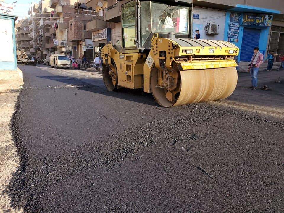 محافظ أسيوط يعلن استكمال أعمال رصف شوارع حى غرب والسكرتير العام يتفقد أعمال إعادة رصف بعض الشوارع
