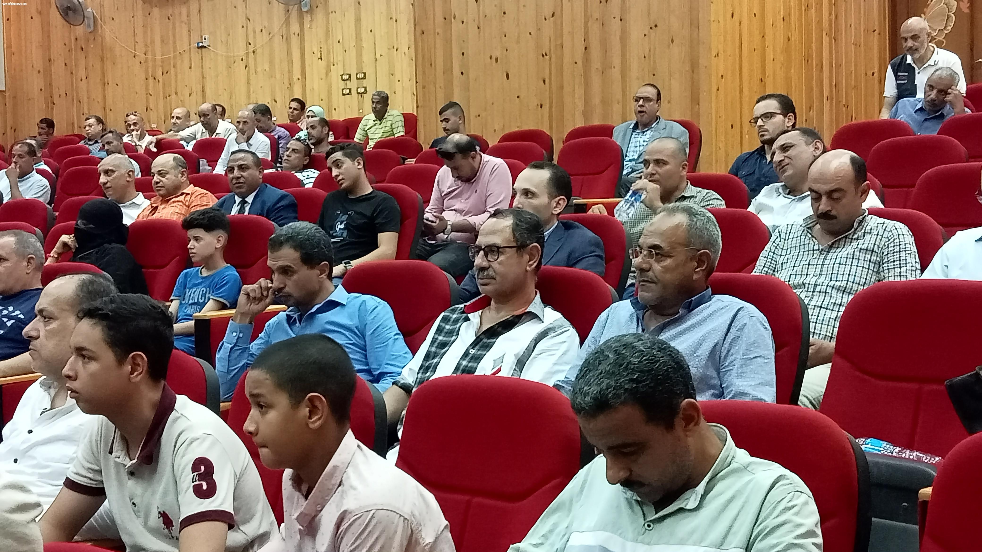 قيادات التربية والتعليم تكرم ... خالد البربرى .. مدير تعليم كفر الشيخ لبلوغة سن المعاش