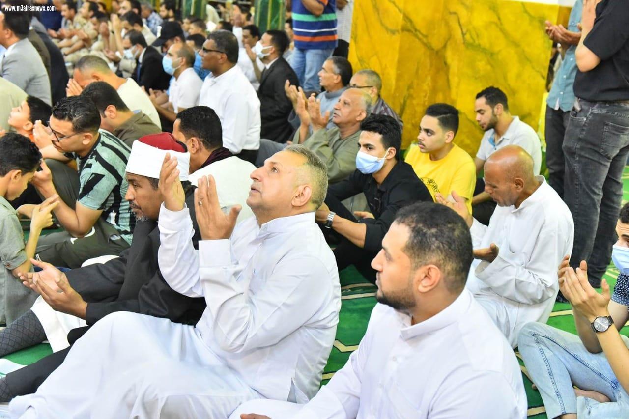 محافظ أسيوط يستقبل المهنئين بعيد الفطر المبارك بمقر ديوان عام المحافظة