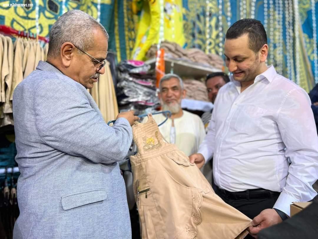 مستقبل وطن بكفر الشيخ يفتتح  معرضا مجانيا للملابس والأدوات المدرسية فى الحامول 