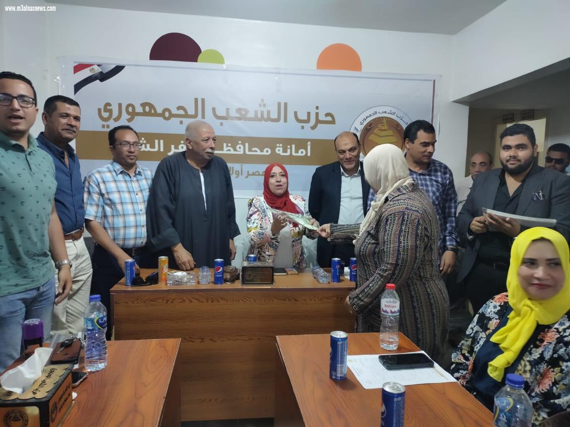 احتفالاً بعيد العمال ... الشعب الجمهورى يكرم المتميزين بالقطاعات المختلفه