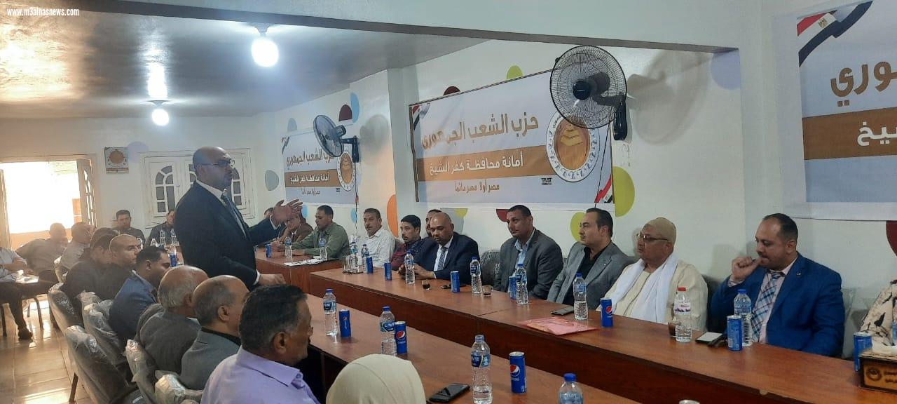احتفالاً بعيد العمال ... الشعب الجمهورى يكرم المتميزين بالقطاعات المختلفه