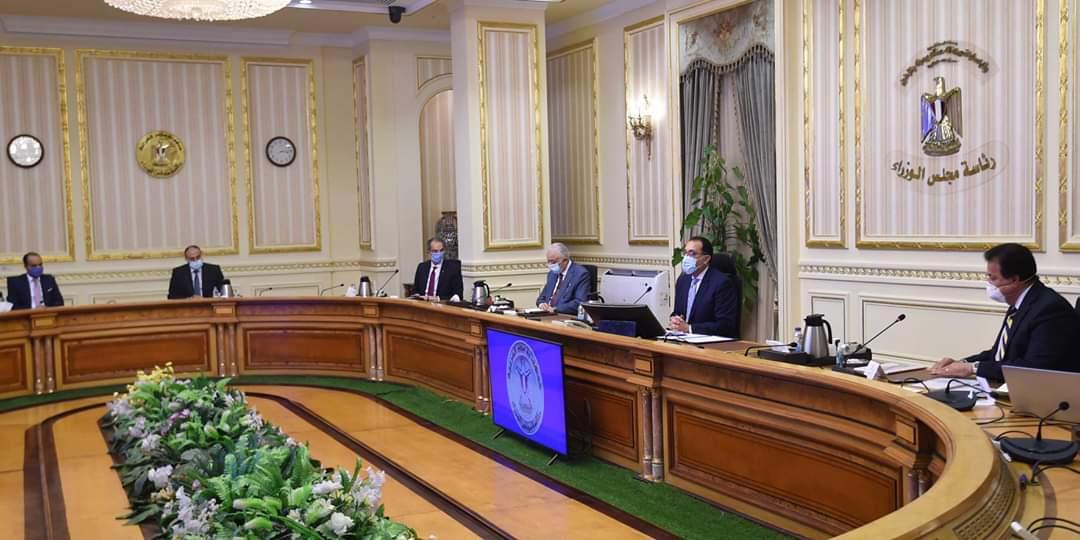 رئيس الوزراء يناقش مقترحات التعامل مع العام الدراسي الجديد في ظل جائحة 